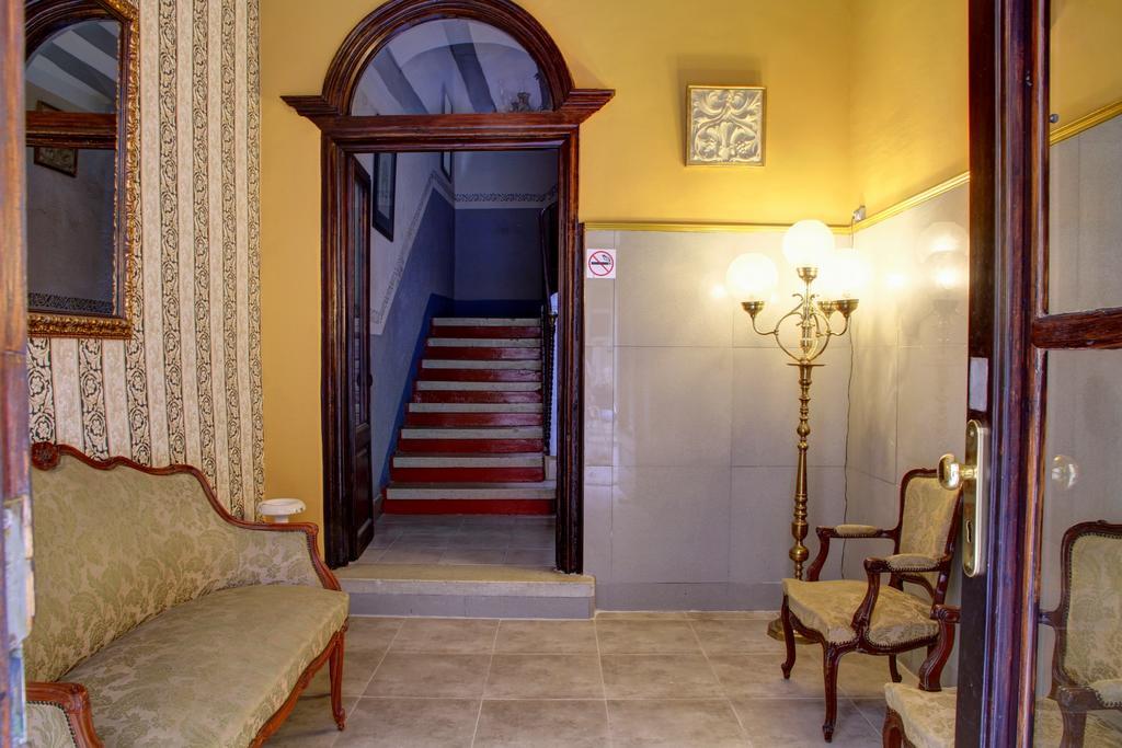 Hostal Santa Teresa Reus Extérieur photo