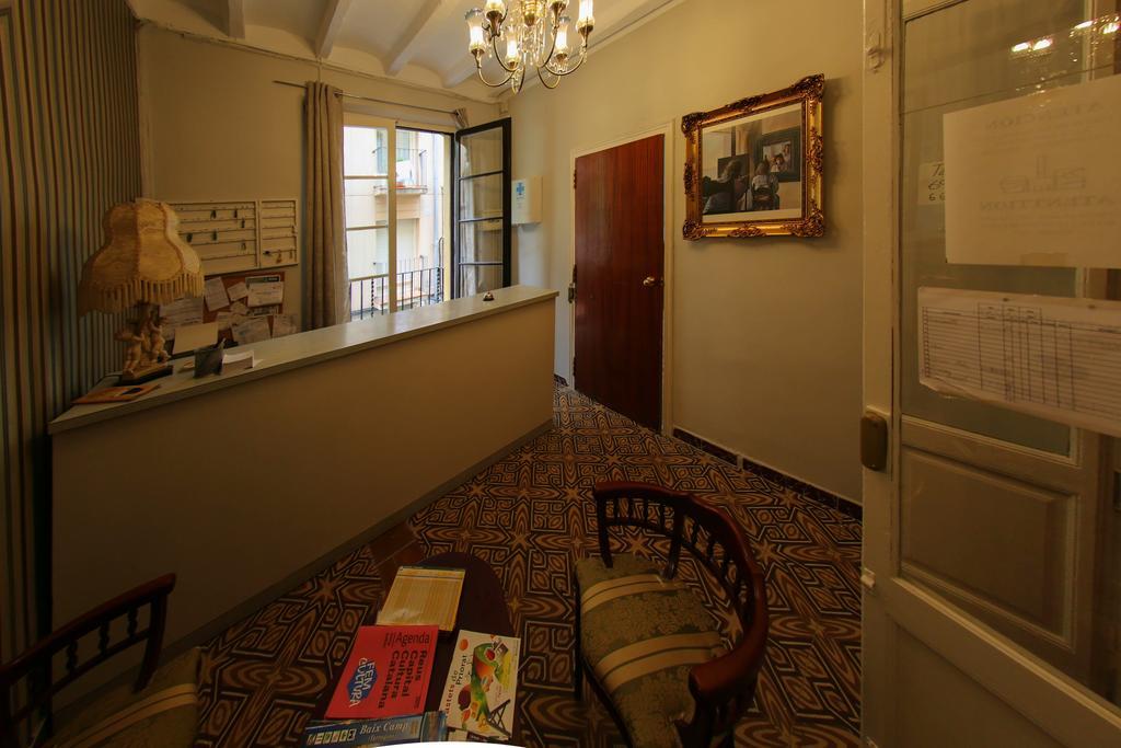 Hostal Santa Teresa Reus Extérieur photo