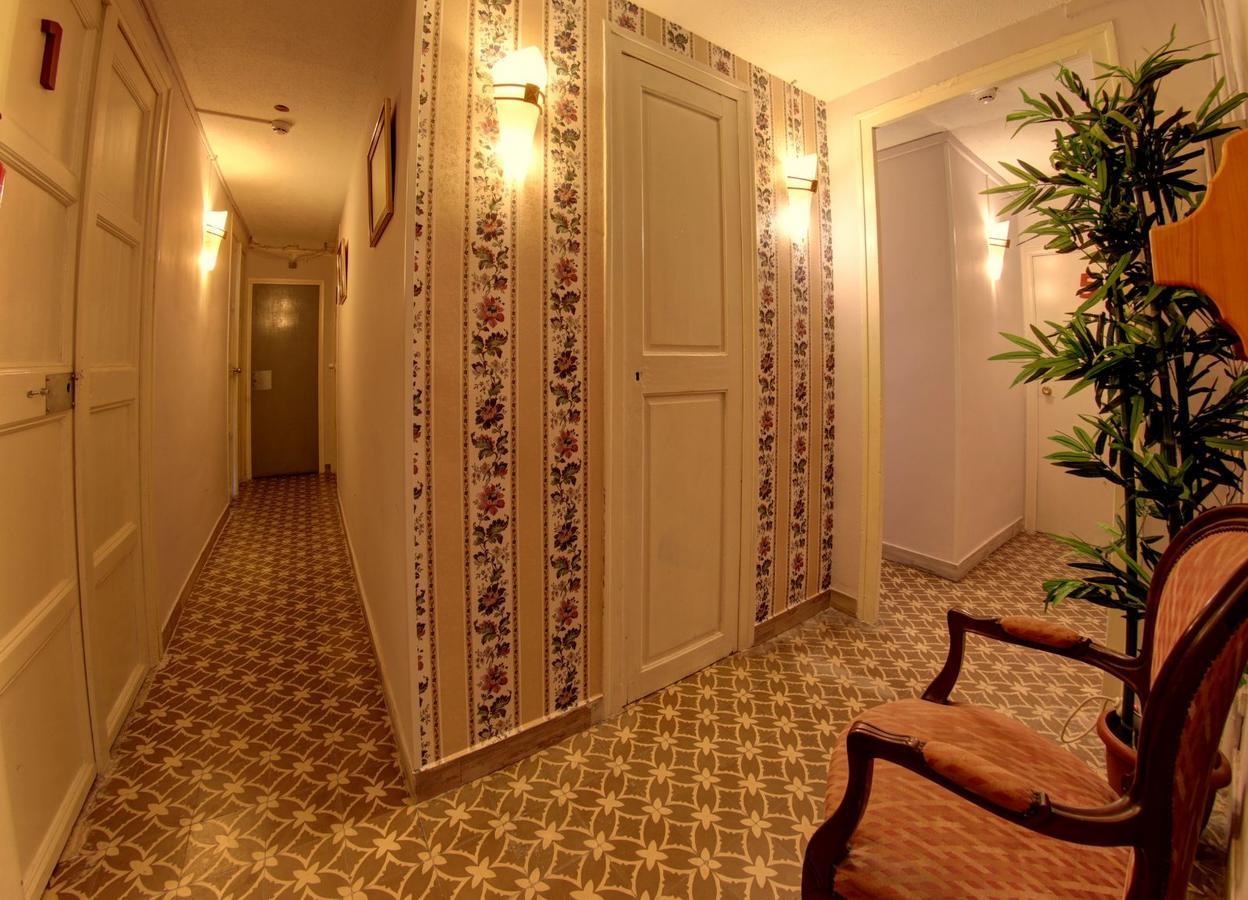 Hostal Santa Teresa Reus Extérieur photo