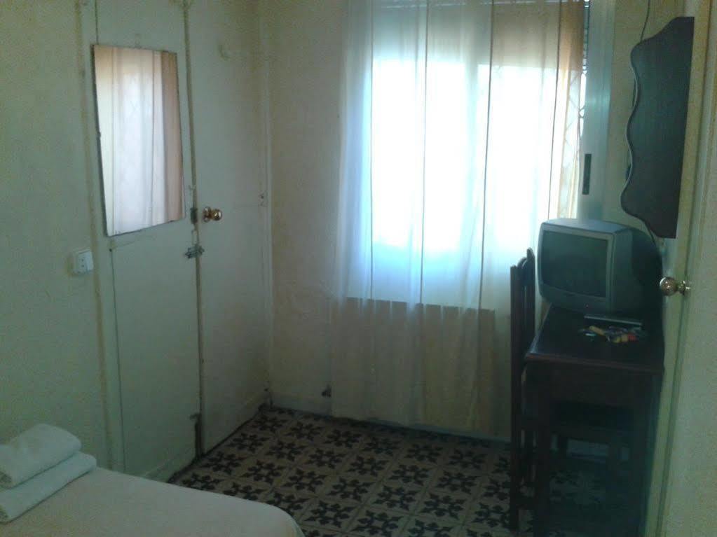 Hostal Santa Teresa Reus Extérieur photo
