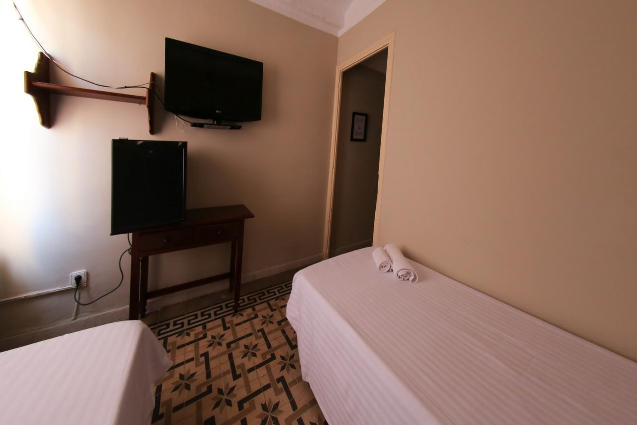 Hostal Santa Teresa Reus Extérieur photo