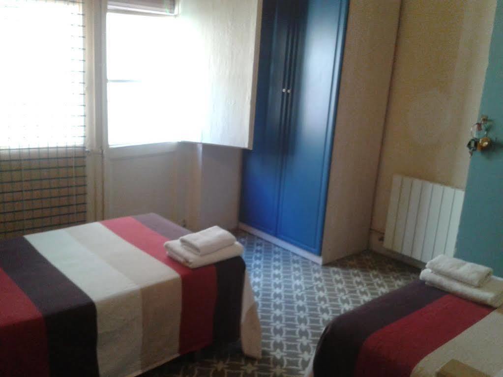 Hostal Santa Teresa Reus Extérieur photo
